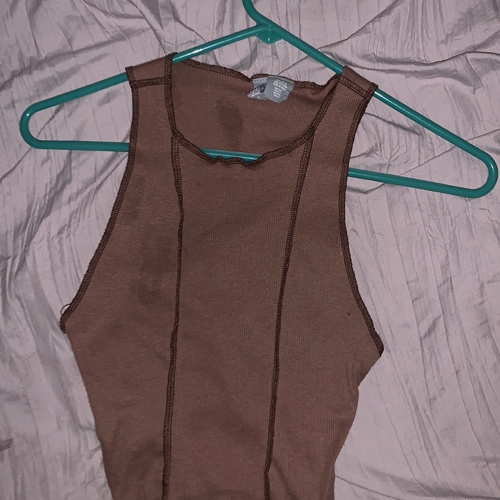 brown ribbed tank top
